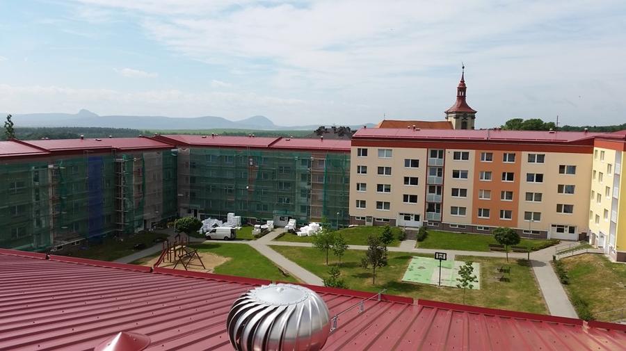 Rekonstrukce rovné střechy na šikmou