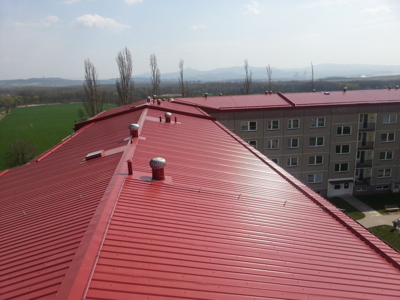 Rekonstrukce rovné střechy na šikmou