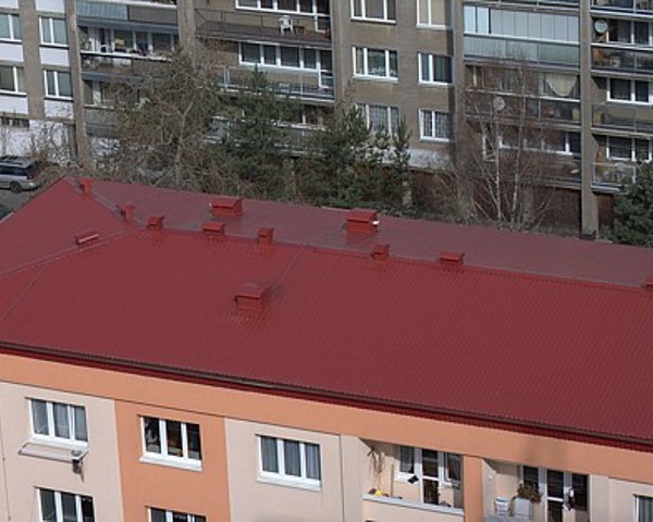 Rekonstrukce rovné střechy na šikmou